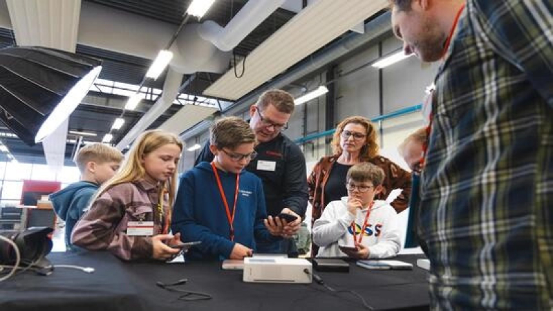 Leerlingen creatief aan de slag met hun visie op de 'School van de Toekomst' voor Limburgse scholencompetitie ‘De Wereld van de Wijnberg’