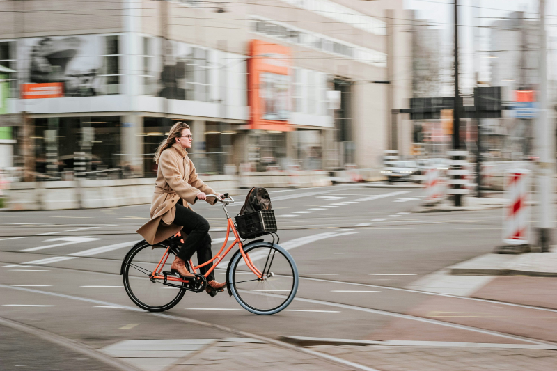 Op de fiets naar kantoor: zo neem je je laptop mee