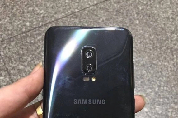 Foto’s Galaxy S8-prototype met dubbele camera opgedoken